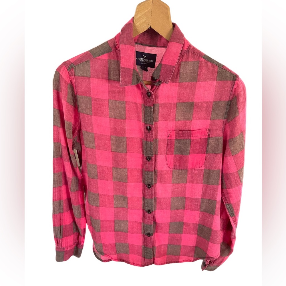 American Eagle Outfitters Plaid Shirt Perfect for Layering